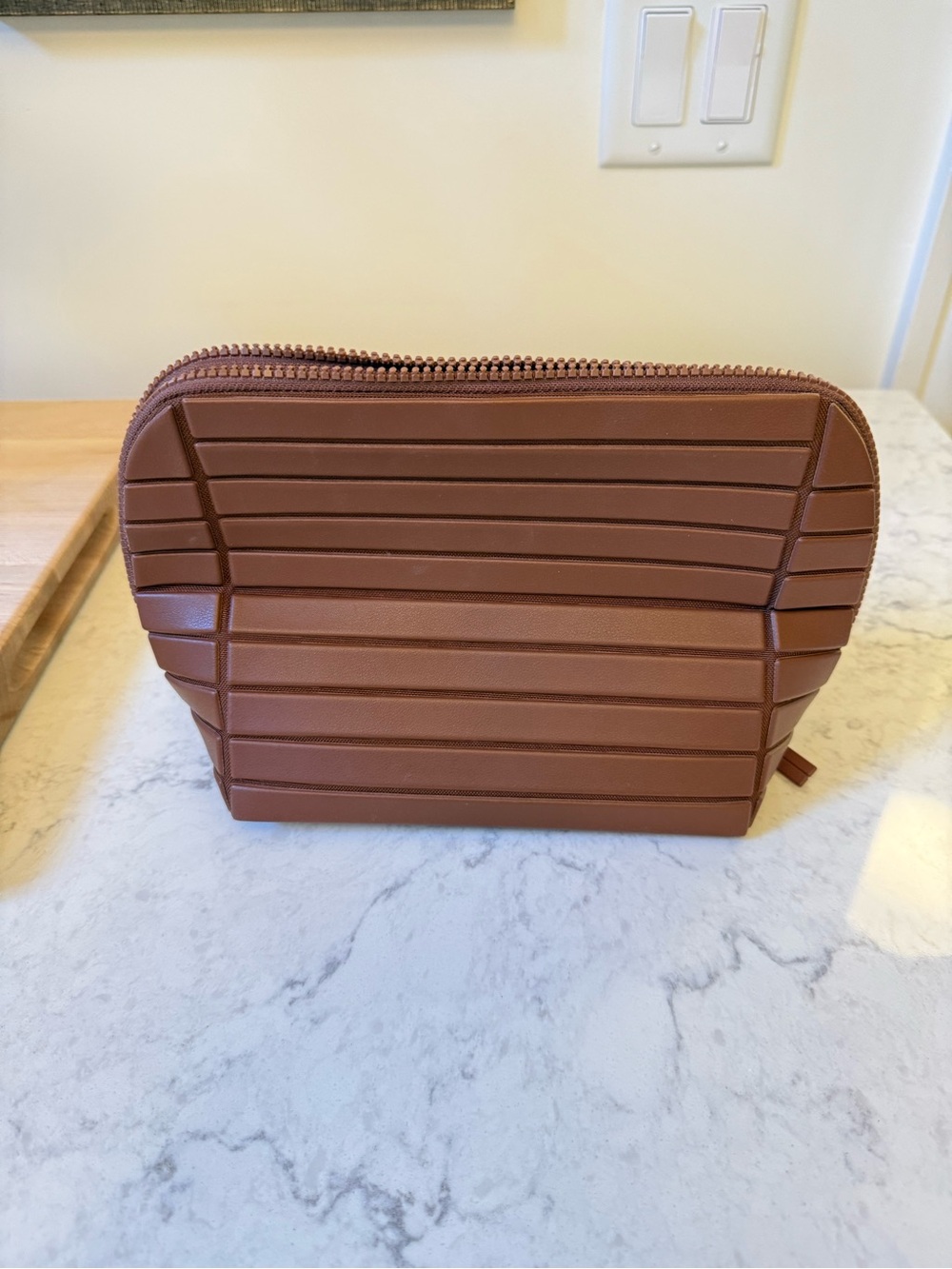 Parallelle - small traveler cosmetic bag - vicuna